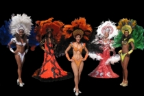 Bikinis Samba et Fantasias (grands costumes du Carnaval de Rio de Janeiro)