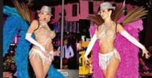 Strass, plumes & paillettes