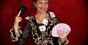 Magie close-up, manipulation de cartes