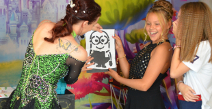 Spectacle de magie de scène avec Elfia