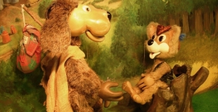 Petit et son tonton. Image mariska val de loire