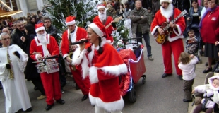 Papa Noel Band en déambulation