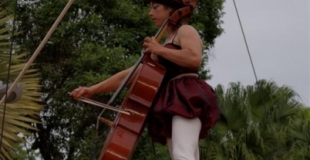 Celina Ilivinovitch Baroschkaya et son violoncelle