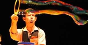 Bulles, jonglerie, clownerie...
