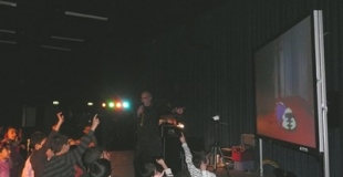 très interactif : utilisation écran géant