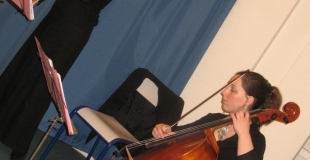 en duo lors d'une remise de prix