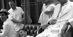 la Timba del Mundo en public