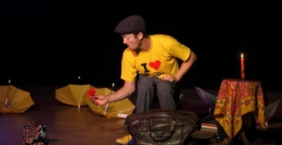 Tête à tête avec une souris fachée