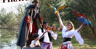 Pirates - spectacle avec perroquets