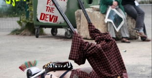 echassiers punks et clowns , Rolling Stone