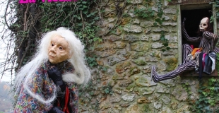 La Vieille et la Mort : Masques et Echasses