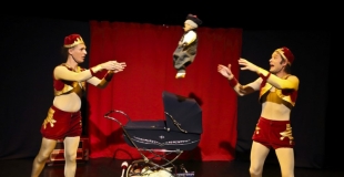 Deux Jongleurs et Un Landau