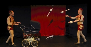 Deux Jongleurs et Un Landau