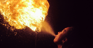 Cracheur de feu pour marché de Noël !
