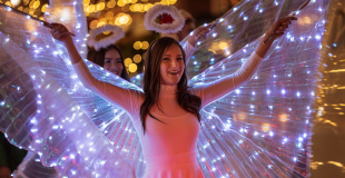 Parade de Noël en déambulation : des artistes professionnels à votre service !