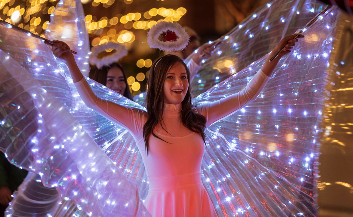 Parade de Noël en déambulation : des artistes professionnels à votre service !