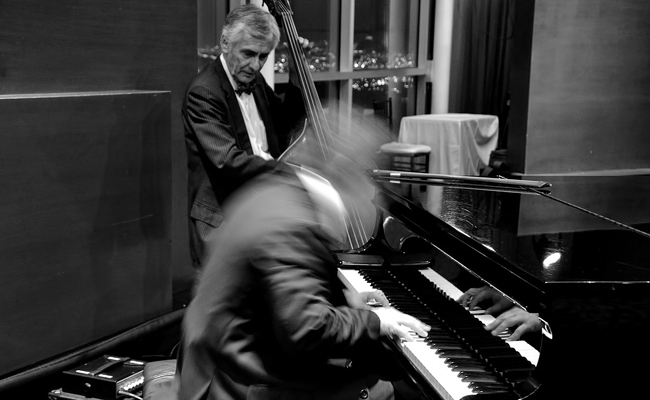 Ambiance piano-bar jazz pour soirée privée : conseils & devis