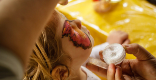 Maquilleuse enfants pour arbre de Noël ou anniversaire