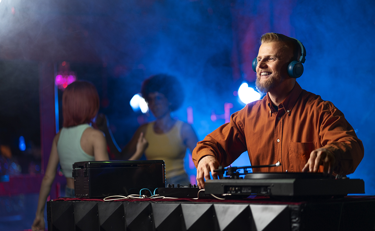 Blind Test avec animateur et DJ professionnel pour soirée privée !