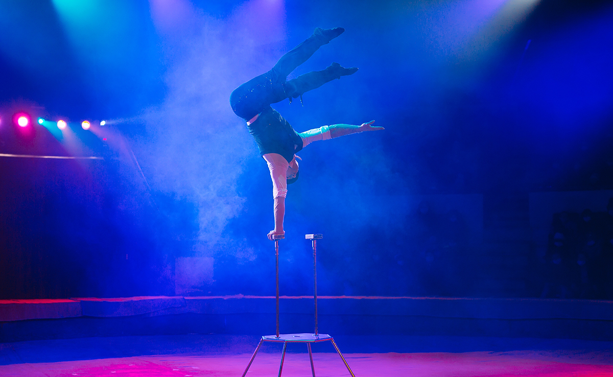 Equilibriste sur cannes pour soirée privée, événement public ou privé !