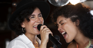 Animation Karaoké avec animateur et DJ professionnel pour soirée privée !