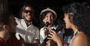 Groupe de musique pour apéro-concert par des musiciens professionnels !