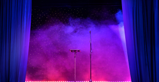 Comment trouver un spectacle proche de chez moi avec des artistes locaux ?