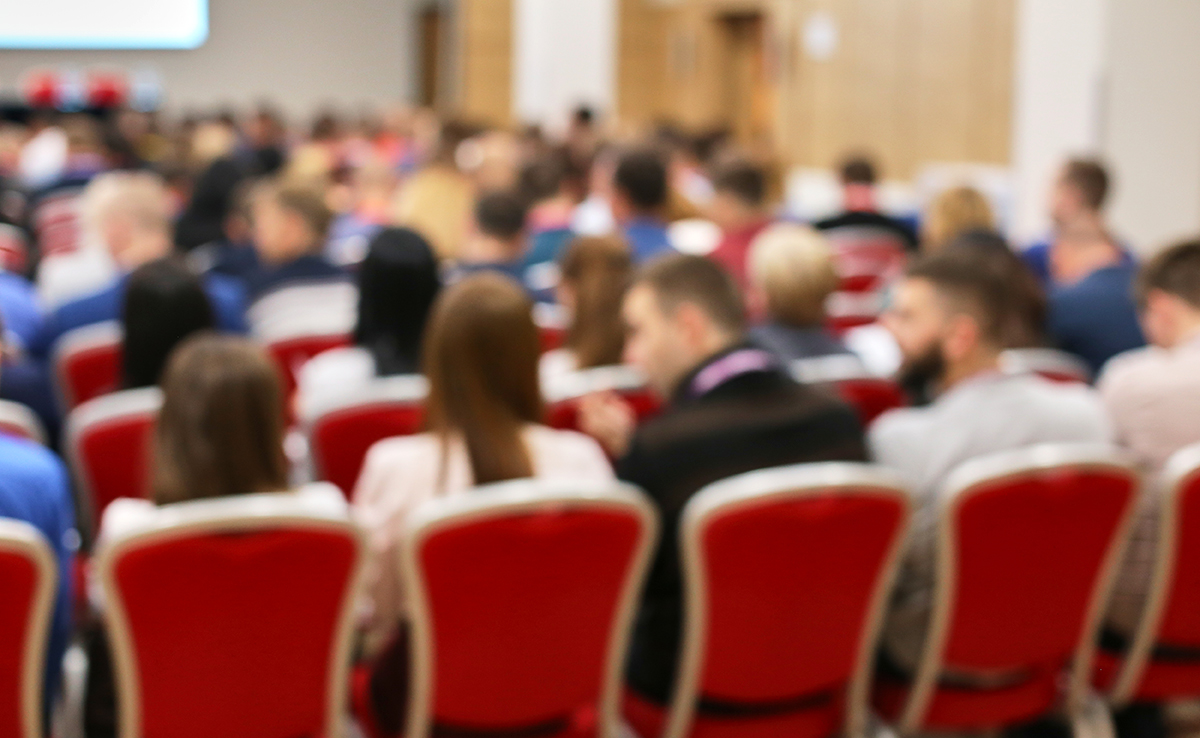 10 idées de spectacles et animations pour une assemblée générale !