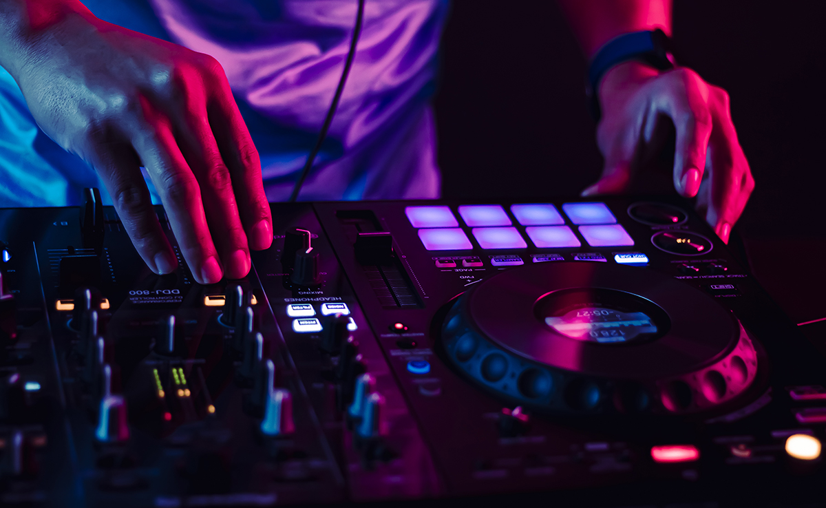 DJ pour anniversaire pour danser jusqu'au bout de la nuit !