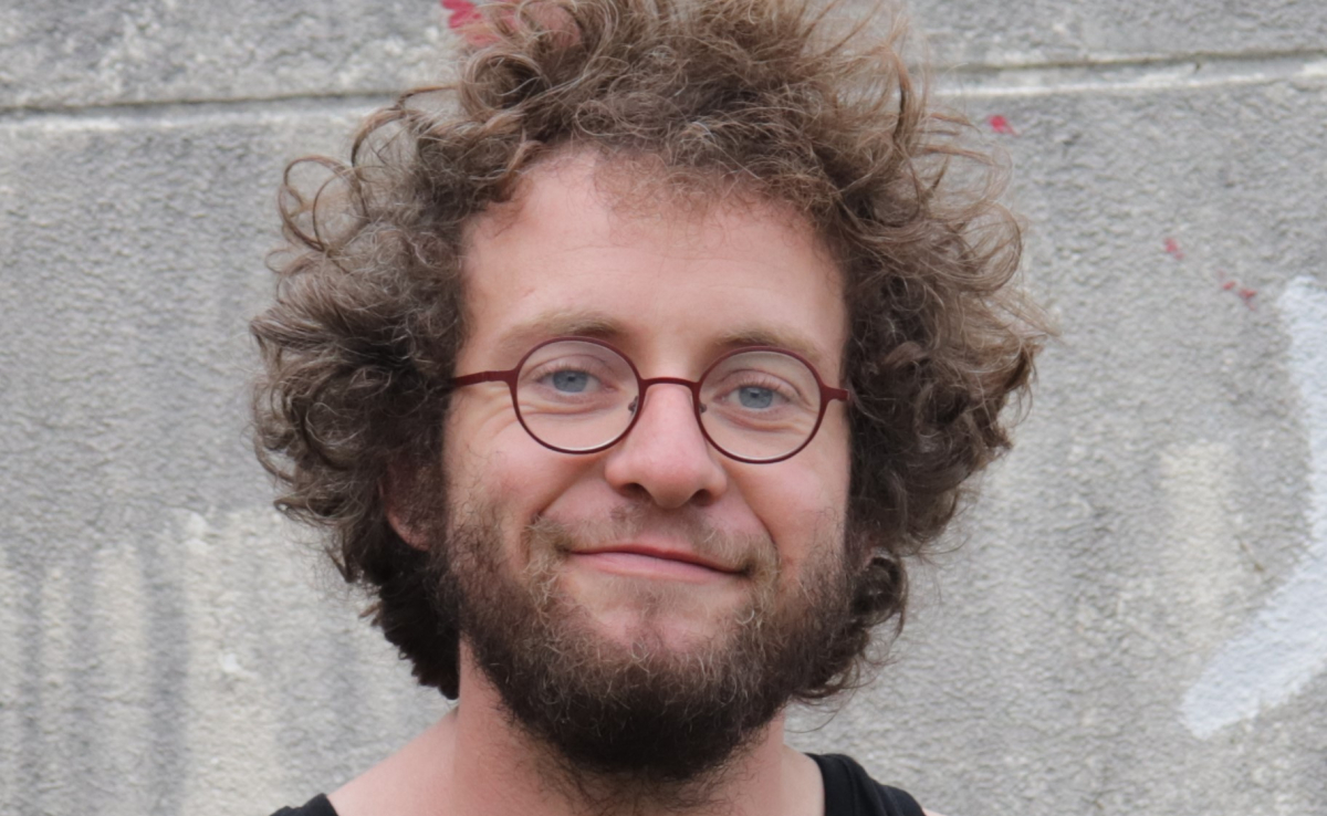 Valentin Lacomba - Conteur, chanteur de sornettes