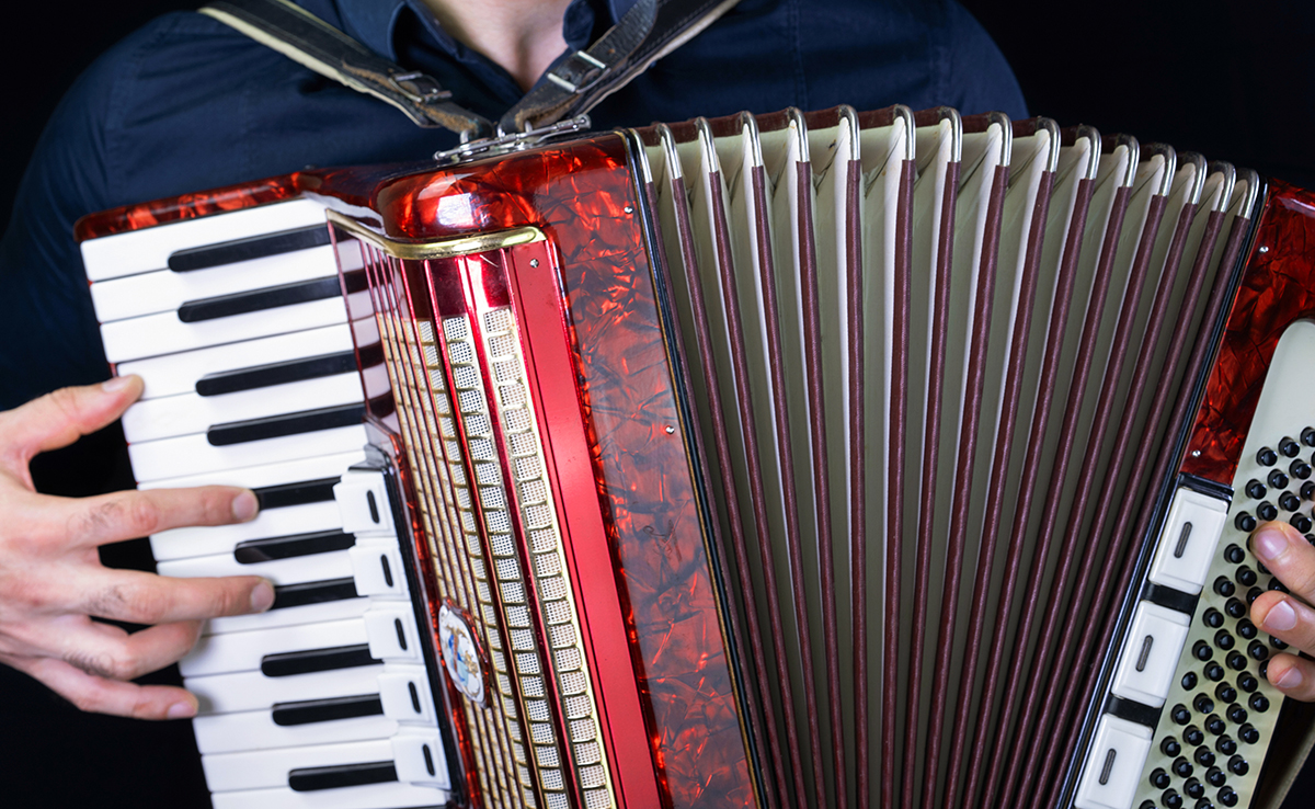 Animation musicale guinguette pour après-midi dansant seniors, Ehpad et CCAS !