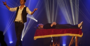 lévitation d'une spectatrice