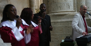 Ceremonie gospel a l'eglise 
