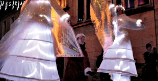 Echassières blanche lumineuse, déambulation, rue, féérie, poétique