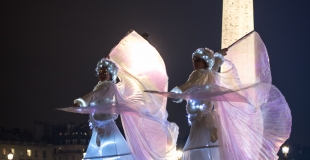 Echassières blanche lumineuse, déambulation, rue, féérie, poétique