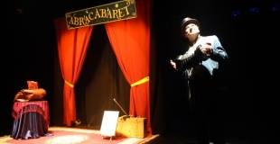 Abracadabra!...  La chanson du Magicien!