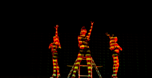 Tableau Crazy avec chaises LED et Vidéo-projections