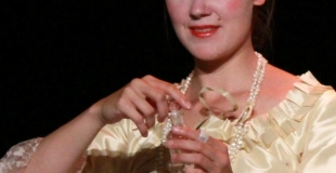 Serpina très affairée à sa toilette