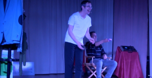 Le journaliste et un zappeur