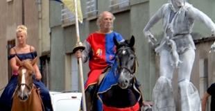 une gargouille protègent les chevaliers 