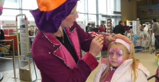 Maquillage centre commercial