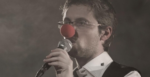 Le nez, c'est en rapport avec la chanson