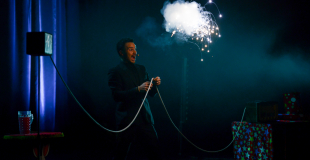 Magicien Jeune dynamique