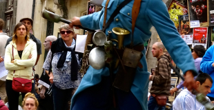 Car c'est bien d'humanité - Cie Les Yeux Fermés- Festival d'Aurillac 2017 - ©L'Asile ArtistiK