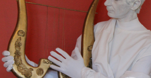 Statue blanche par Philippe Pillavoine