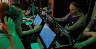 Interagissez à plusieurs pour piloter le vaisseau spatial