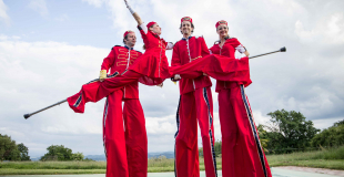 GROOMS 1 - Porté écart