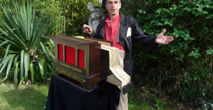 Le Piaf et son instrument !