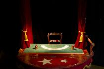 Le castelet installé de nuit