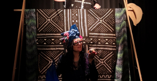 un sac plastique ballotté par le vent